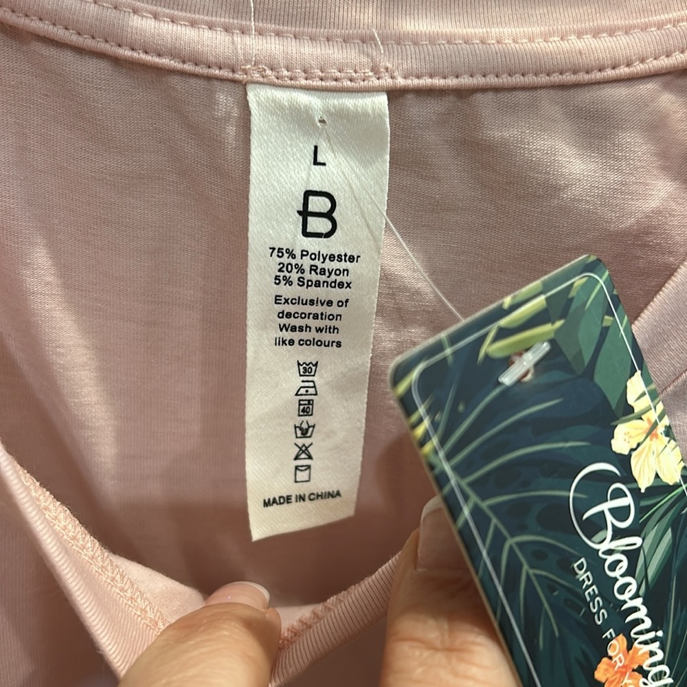 BE KIND Blooming Jelly T-Shirt women’s Large - Picture 2 of 4